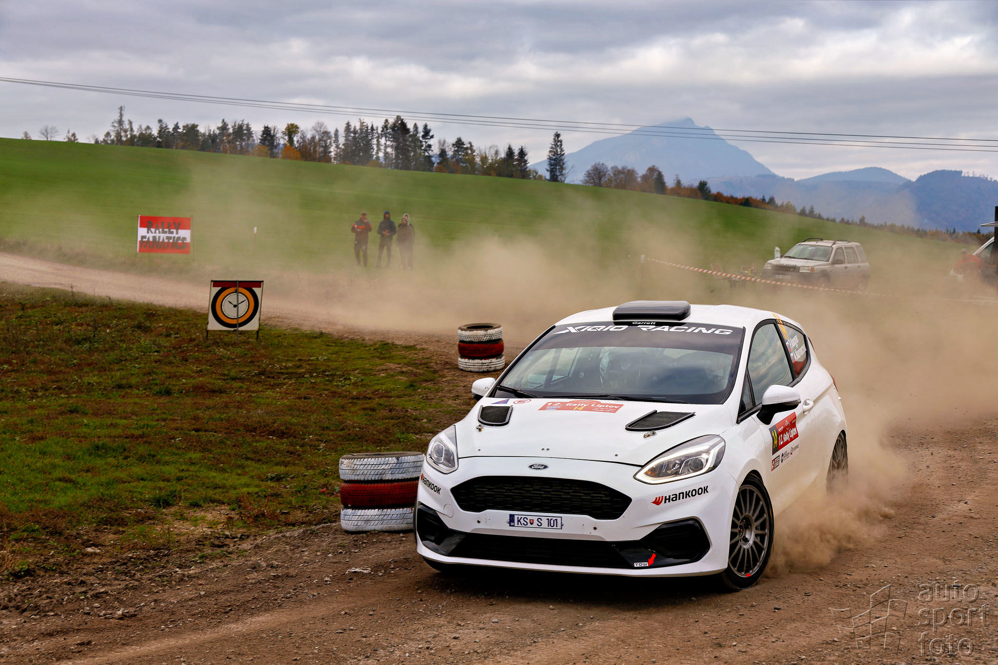 T. Szabosi;jm1a0228-4.jpg