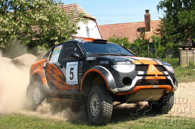 Miroslav Zapletal - Tomáš Ouředníček, Mitsubishi L200 Strakar