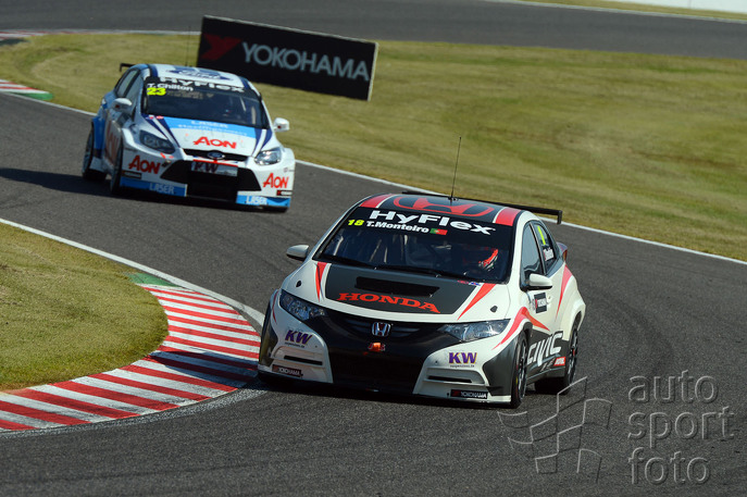 Copyright manufacturer;17930-the-honda-civic-wtcc-in-qualifying.jpg