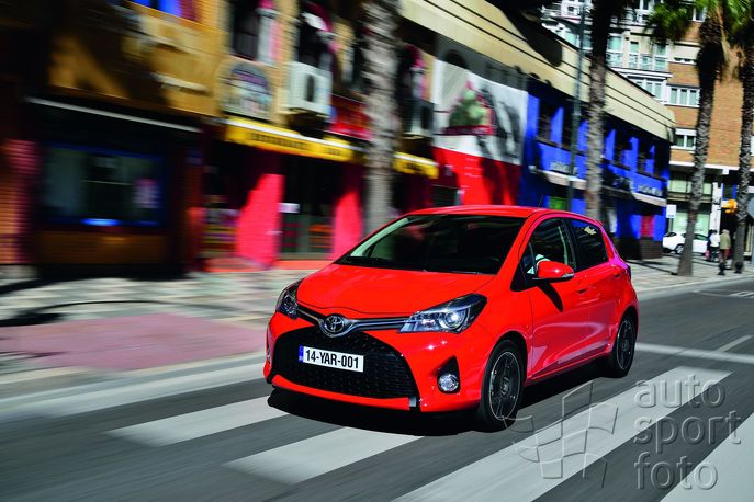 Copyright manufacturer;280514toy-12-yaris-dyn-06-dpl-2014.jpg