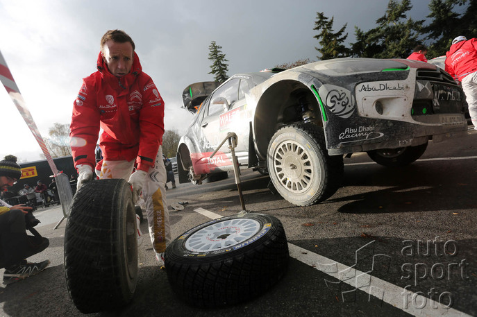 Copyright manufacturer;127-meeke-2015-wrcwales.jpg