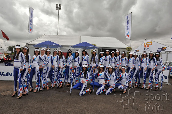 WTCC;valvoline-grid-girls-mar-29.jpg