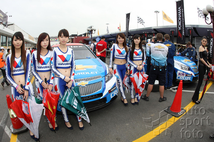 WTCC;valvoline-gridgirls-mac-34.jpg