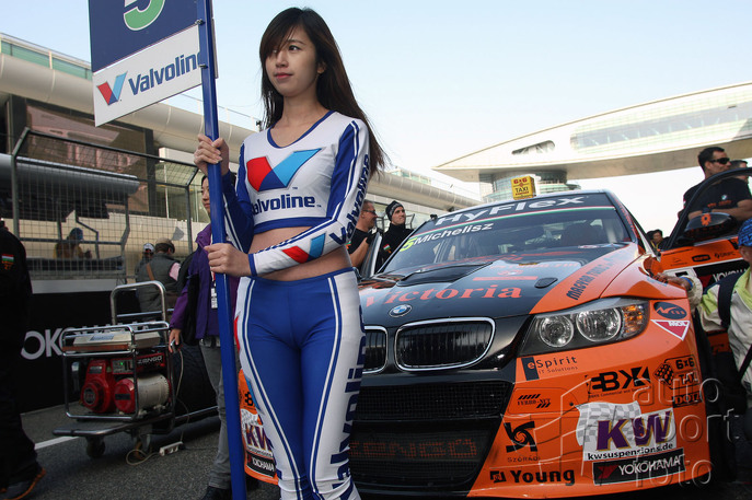 WTCC;valvoline-gridgirls-chn-6.jpg