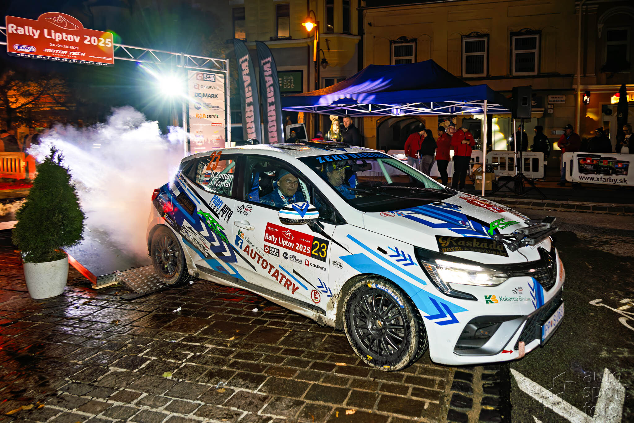 T. Szabosi;asf-8259x-1.jpg